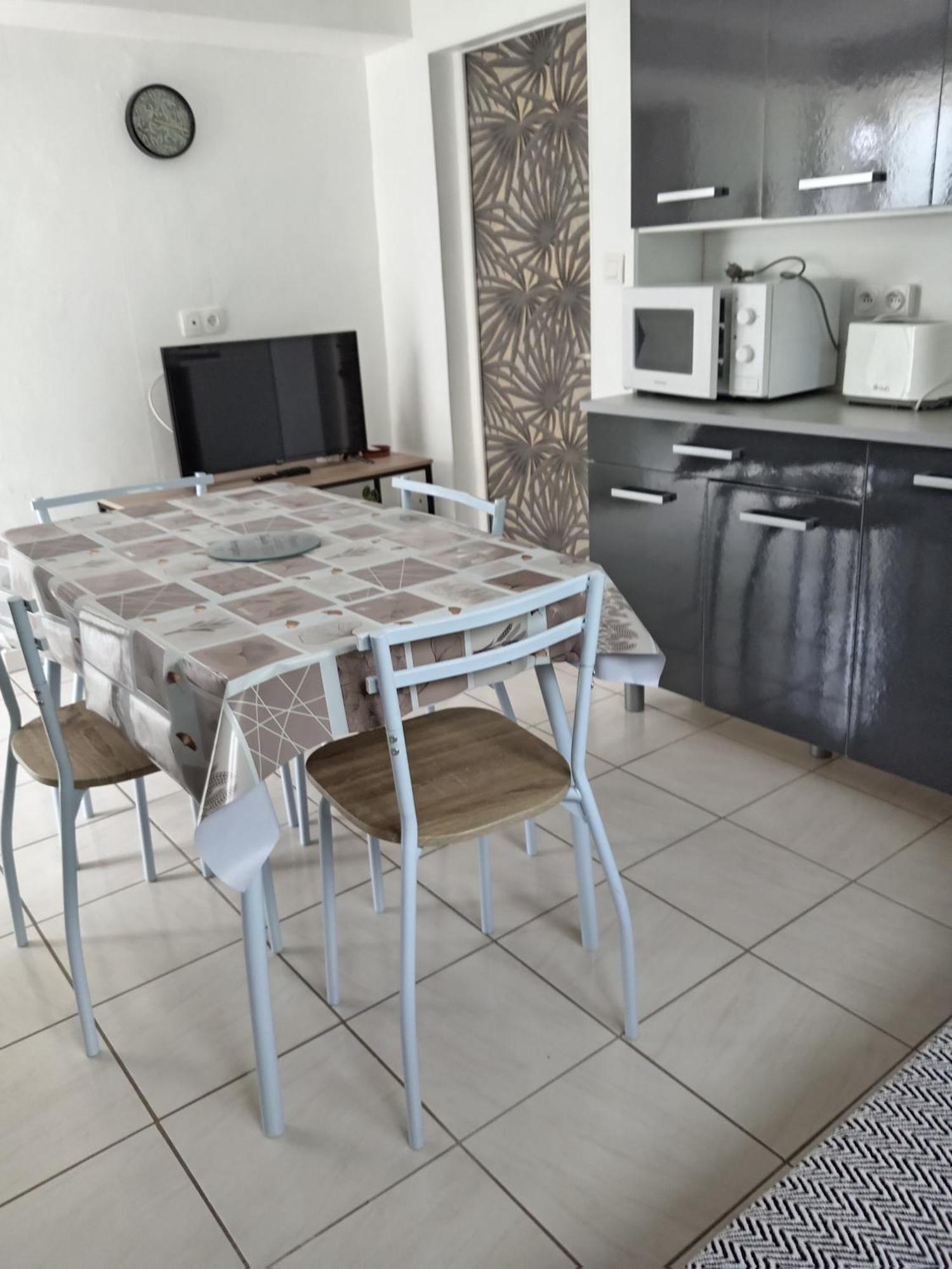Location Saisonniere Apartment Cozes Екстериор снимка